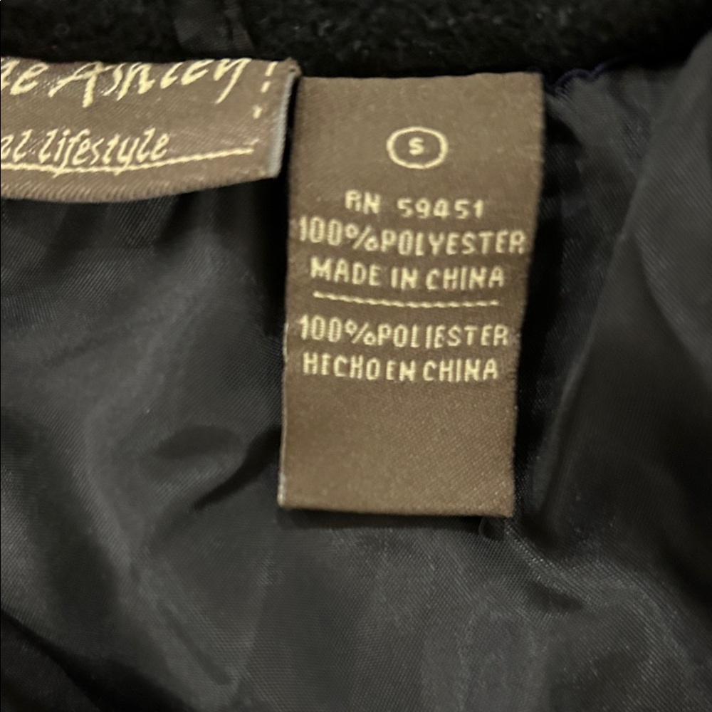 Jane Ashley Quilted Blue Vest - Picture 5 of 5